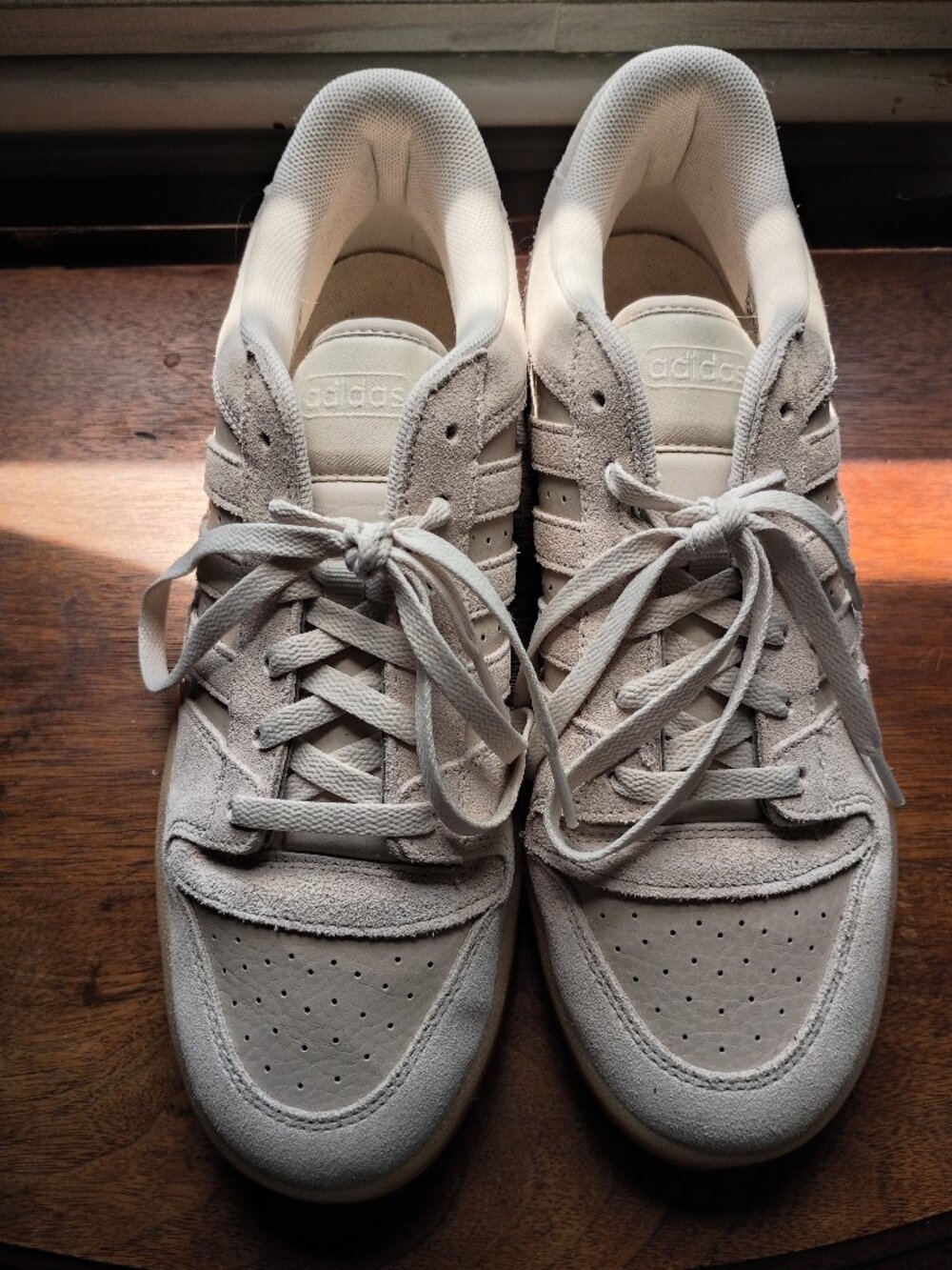 Break Start Premium Low Lace Up Sneakers 9.5